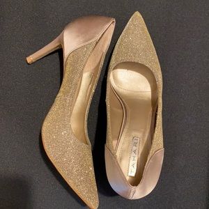 Gold 7.5 high heal shoe